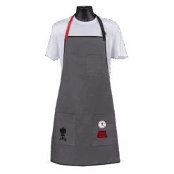Limited Edition-embleem ‘Since 1952’ -Goedkope BBQ Winkel 400249 Apron w Patches v2 1800x1800 REV