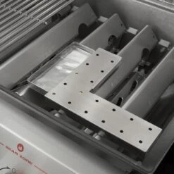 Genesis SE-EPX-335-smart Gasbarbecue -Goedkope BBQ Winkel E325S Smoke Box 9MM Closed 1800x1800 1